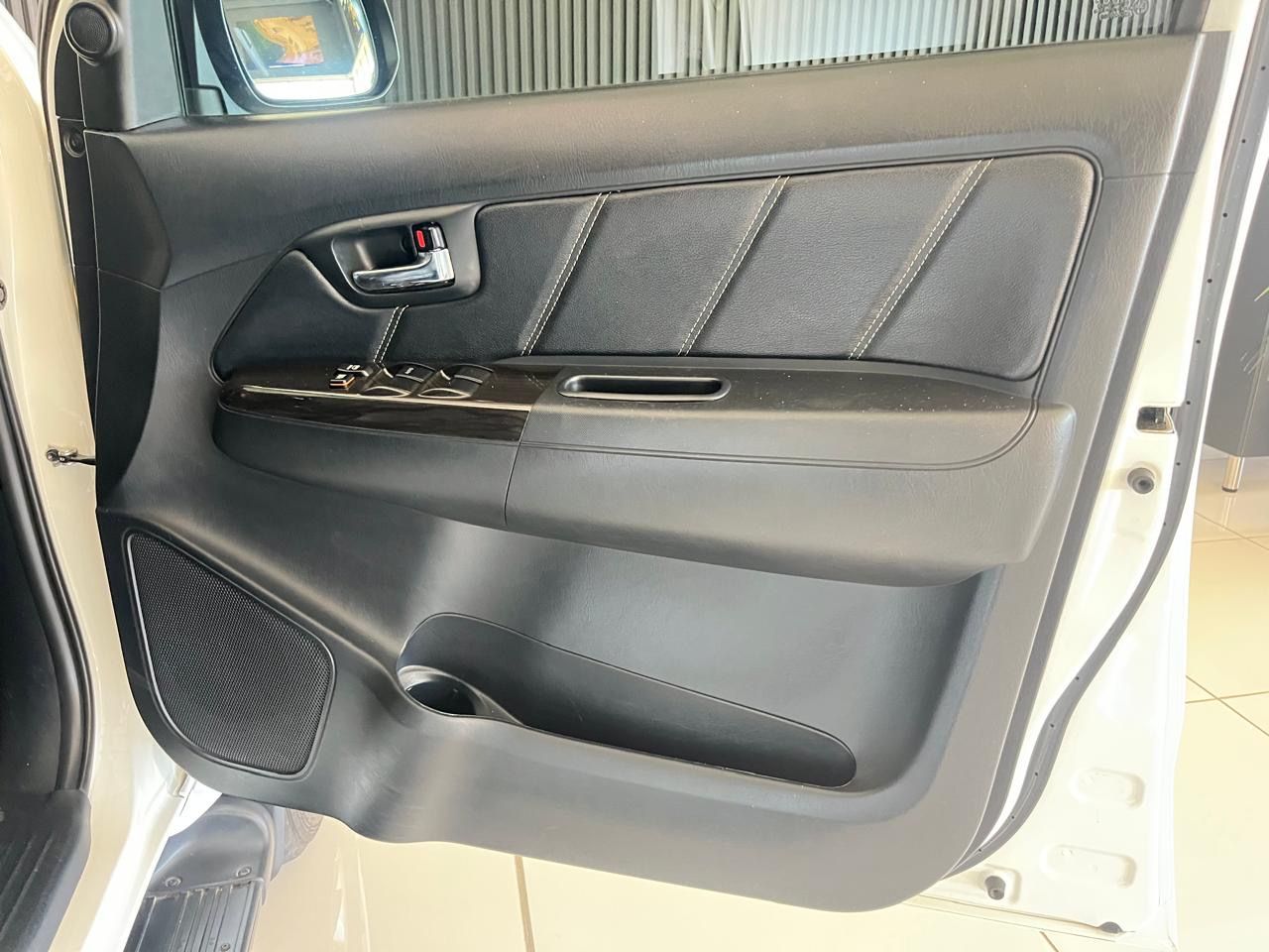 Toyota Fortuner 3.0D-4D 4x4 A/T Fortuner 3.0D-4D 4x4 A/T