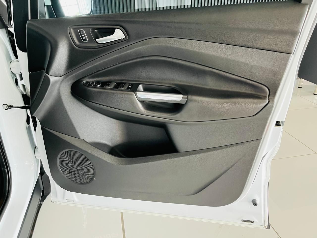 FORD KUGA 1.6 ECOBOOST AMBIENTE KUGA 1.6 ECOBOOST AMBIENTE