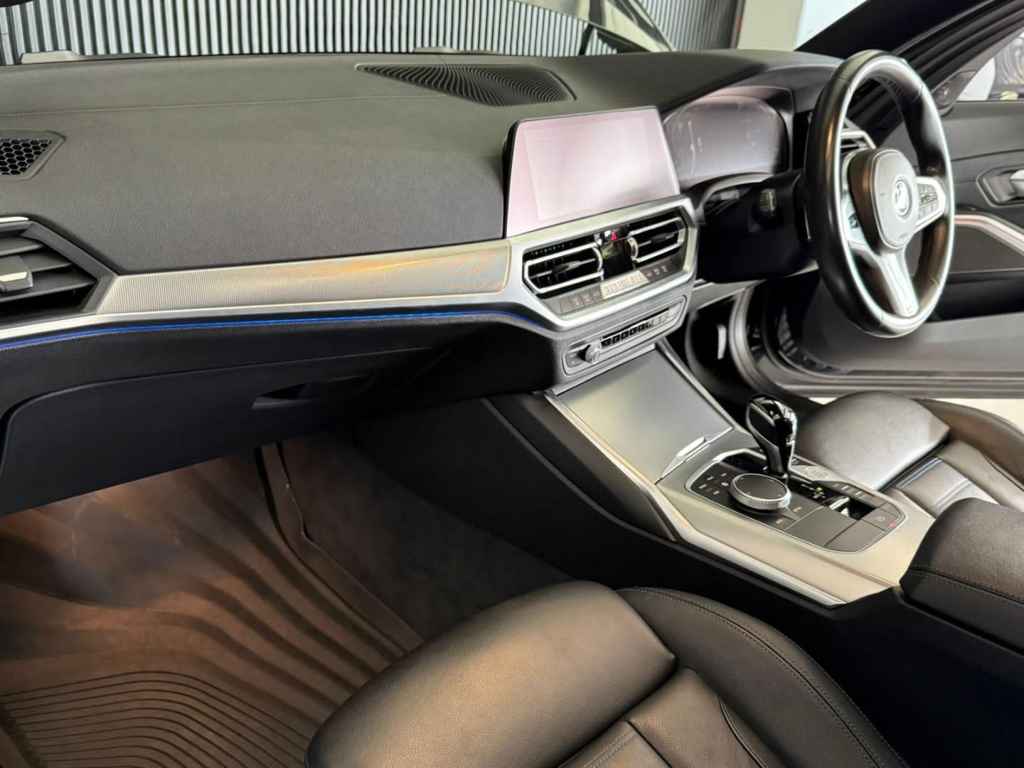 BMW 3 SERIES 330 I M SPORT LAUNCH EDITION