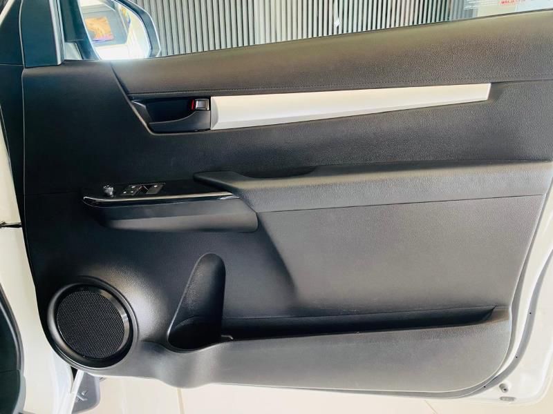 TOYOTA HILUX 2.4GD S