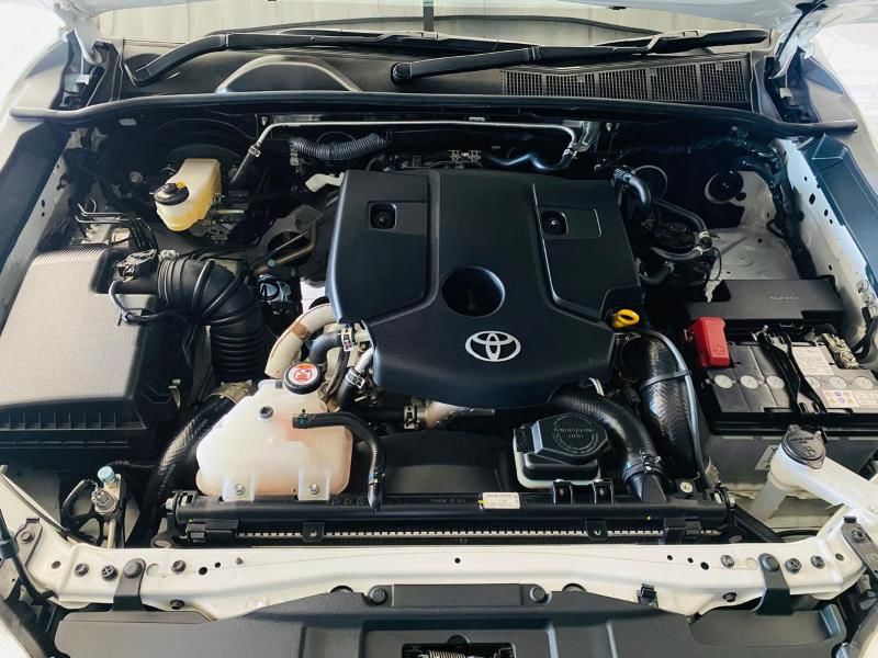 TOYOTA HILUX 2.4GD S