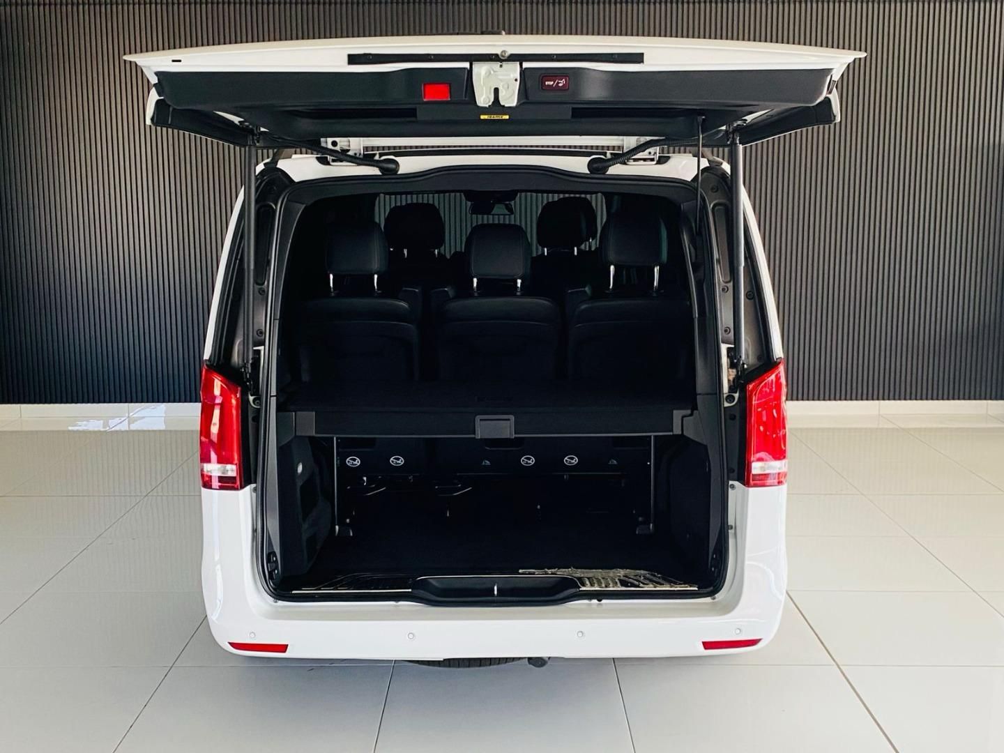 MERCEDES BENZ V CLASS V220D AVANTGARDE