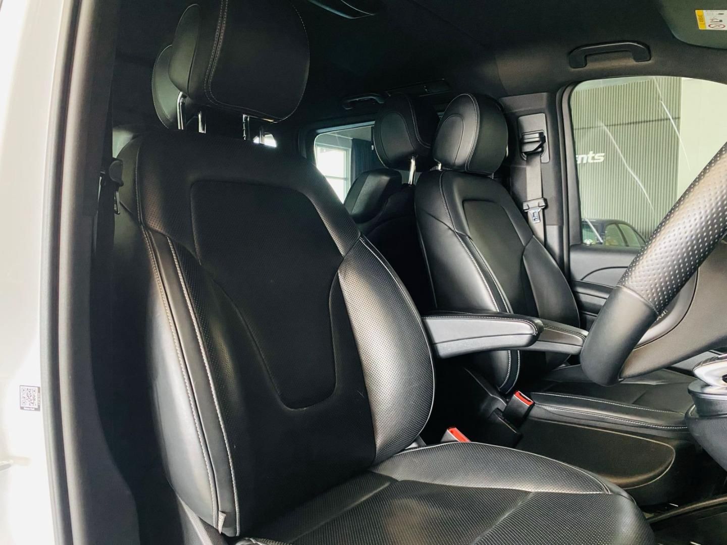 MERCEDES BENZ V CLASS V220D AVANTGARDE