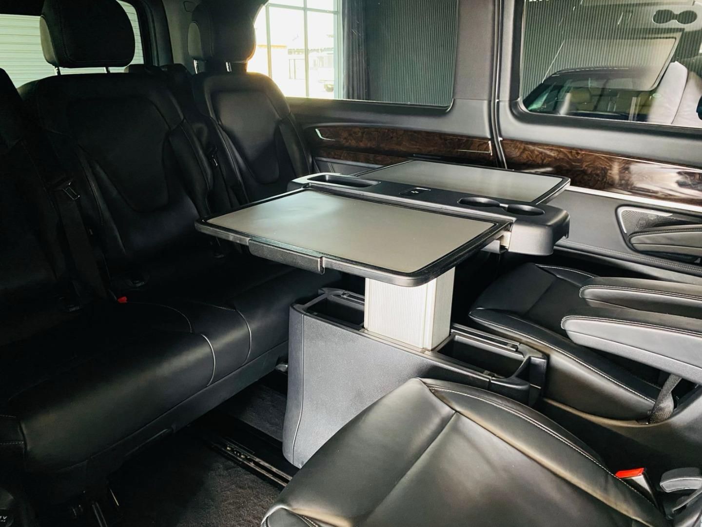 MERCEDES BENZ V CLASS V220D AVANTGARDE