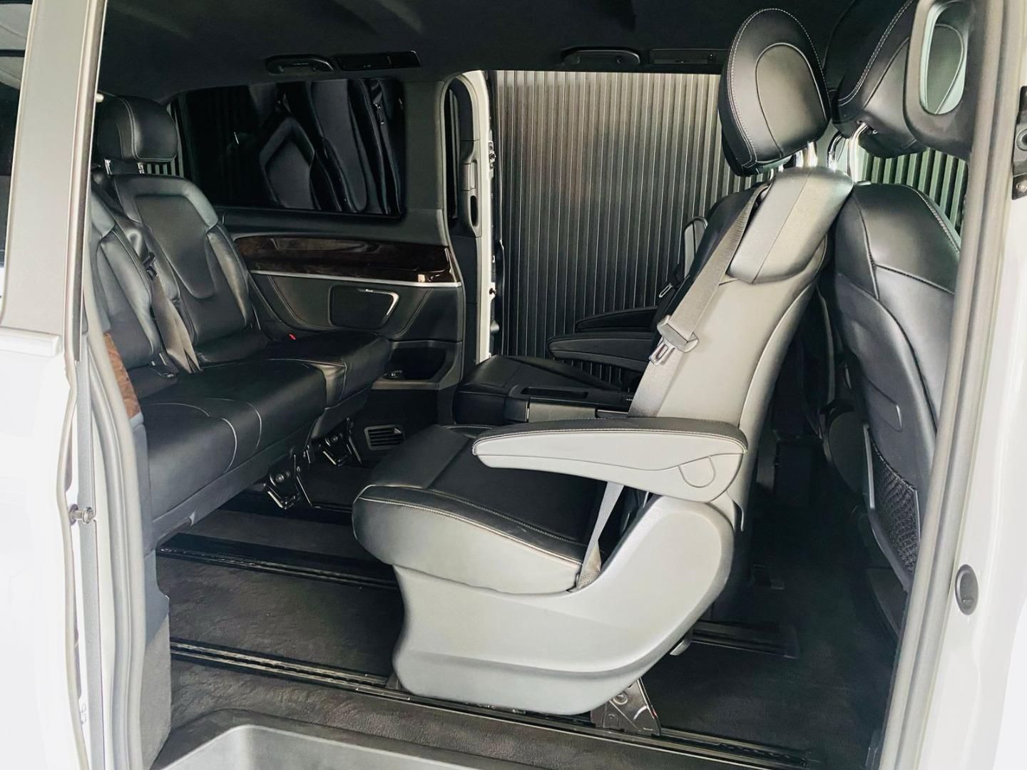 MERCEDES BENZ V CLASS V220D AVANTGARDE