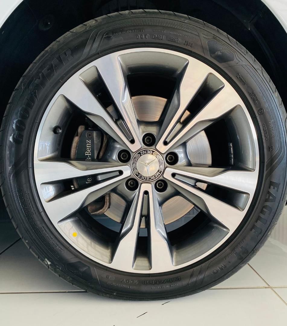 MERCEDES BENZ V CLASS V220D AVANTGARDE