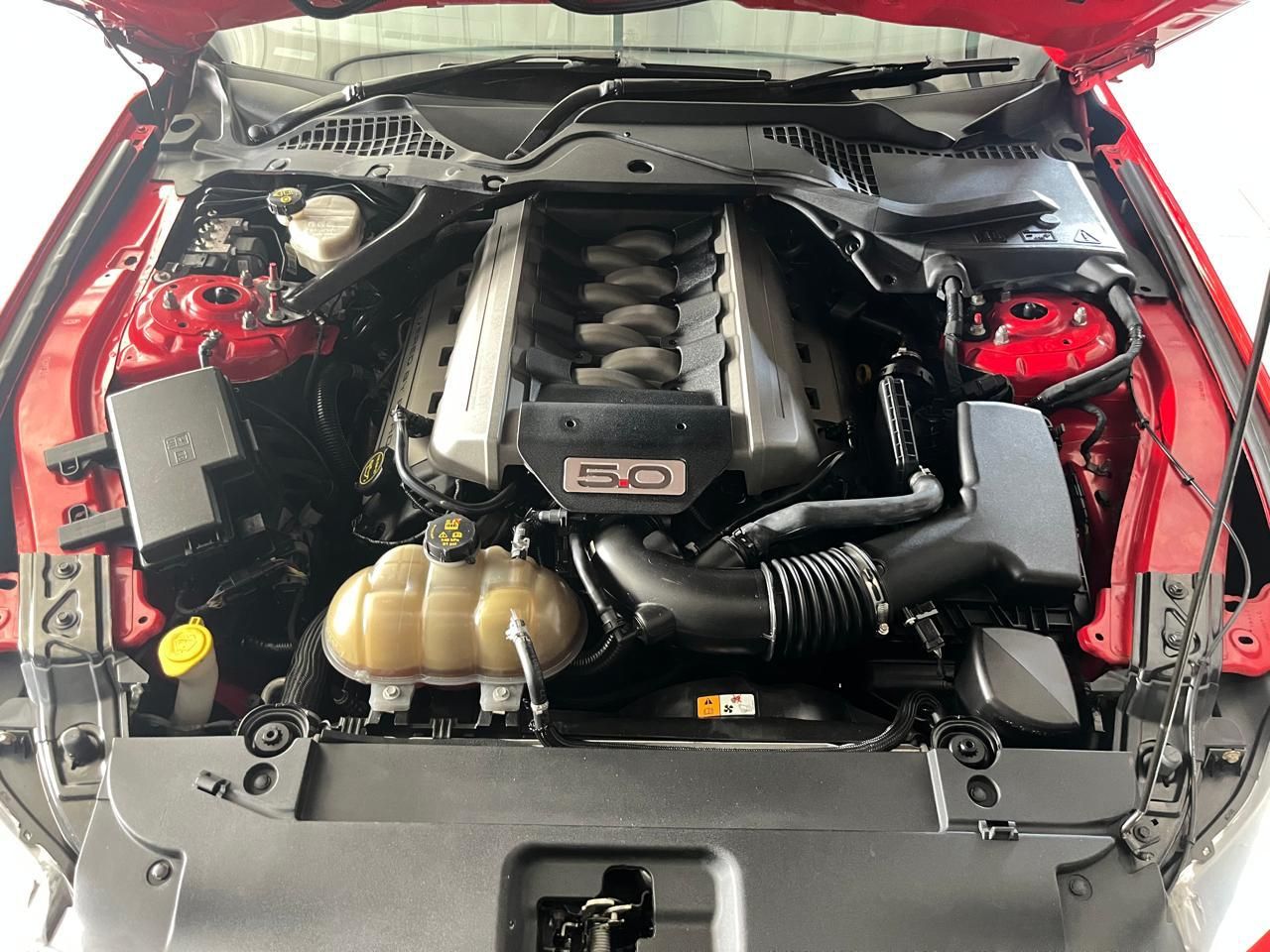 Ford Mustang 5.0 GT A/T Mustang 5.0 GT A/T