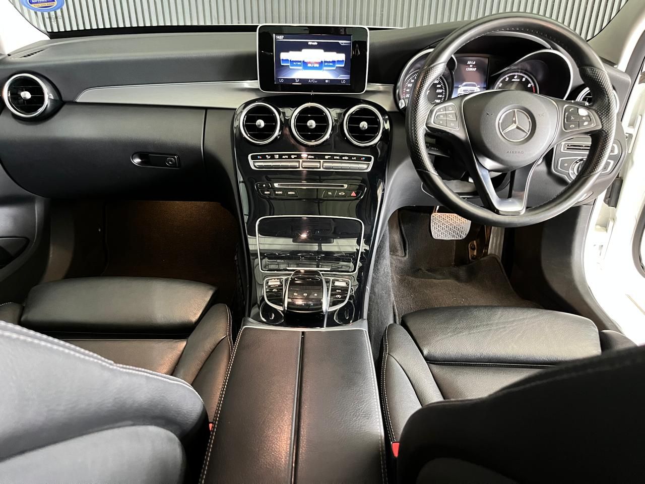 Mercedes Benz C-Class C180 AMG Line Auto C-Class C180 AMG Line Auto