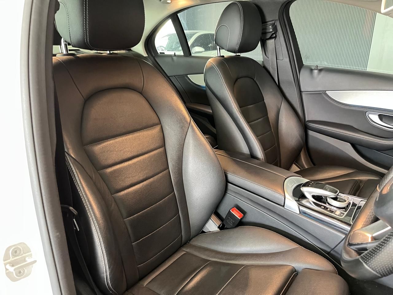 Mercedes Benz C-Class C180 AMG Line Auto C-Class C180 AMG Line Auto