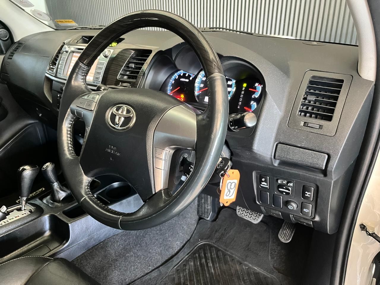 Toyota Fortuner 3.0D-4D 4x4 A/T Fortuner 3.0D-4D 4x4 A/T